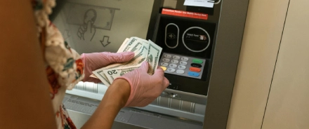 Fast withdrawals available on online trading platform for live trading accounts